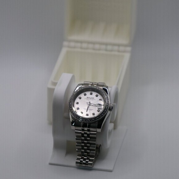 Hand Built Seiko Mod Date-Just | 39mm | CZ Diamond Bezel & Dial | NH35 Automatic - Picture 2 of 7